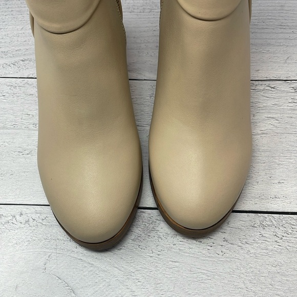 Thursday Boot Company Daisy Modern Boot in Cream 7.5 S91 - Picture 3 of 12